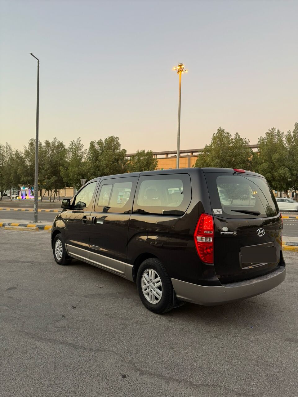 Riyadh, Vehicles, Cars & Trucks , SAR 50000,  Hyundai H1,  2018,  Automatic,  206000 KM,    For Sale