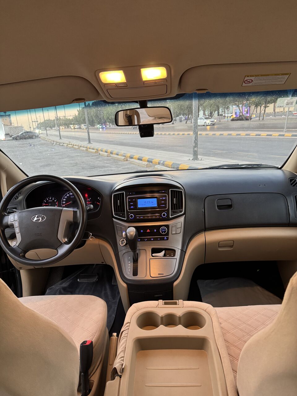 Riyadh, Vehicles, Cars & Trucks , SAR 50000,  Hyundai H1,  2018,  Automatic,  206000 KM,    For Sale