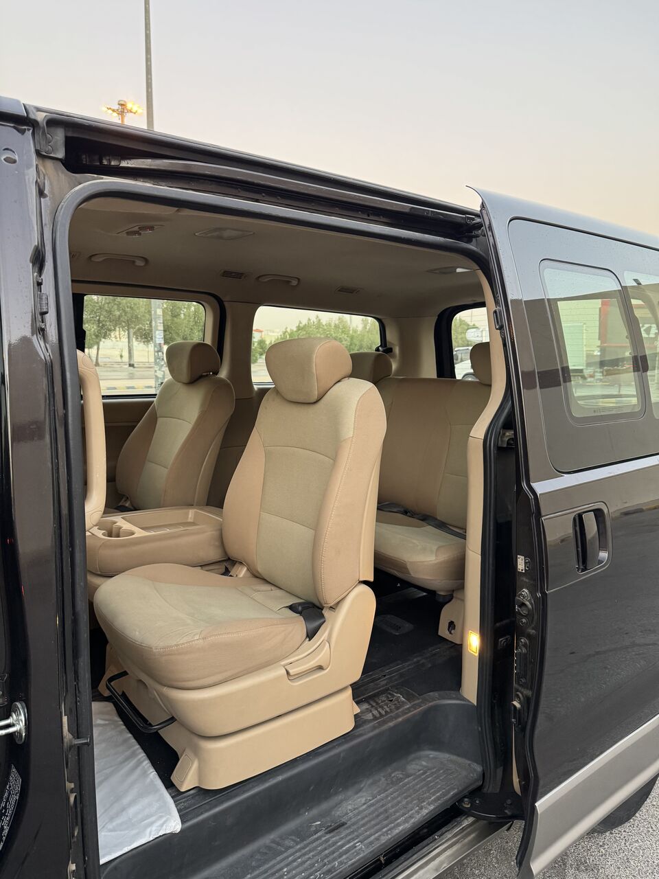 Riyadh, Vehicles, Cars & Trucks , SAR 50000,  Hyundai H1,  2018,  Automatic,  206000 KM,    For Sale
