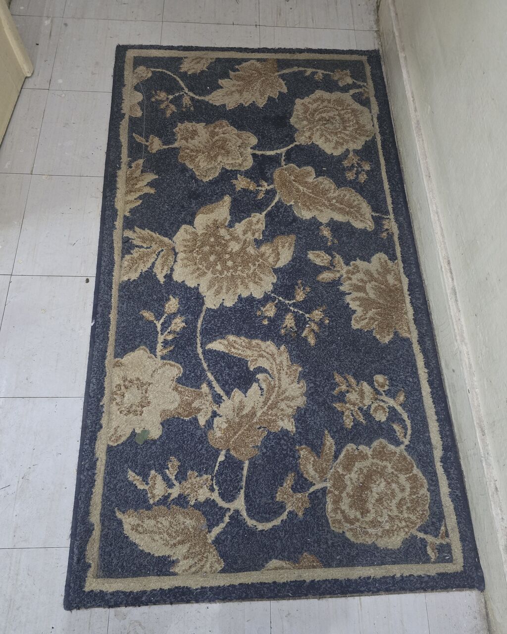 Al Malaz, Household Items, SAR 10,  Rugs In Throwaway Price