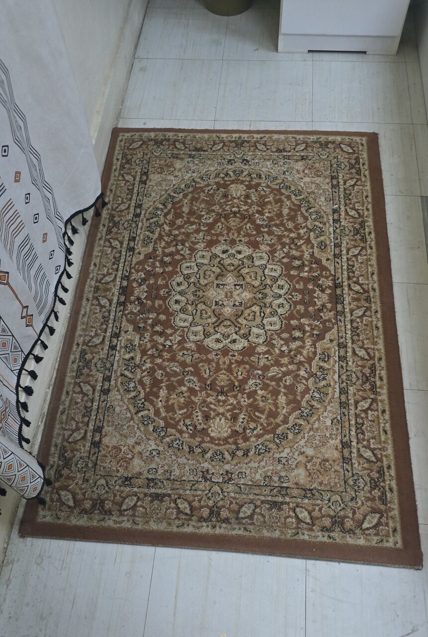 Al Malaz, Household Items, SAR 10,  Rugs In Throwaway Price
