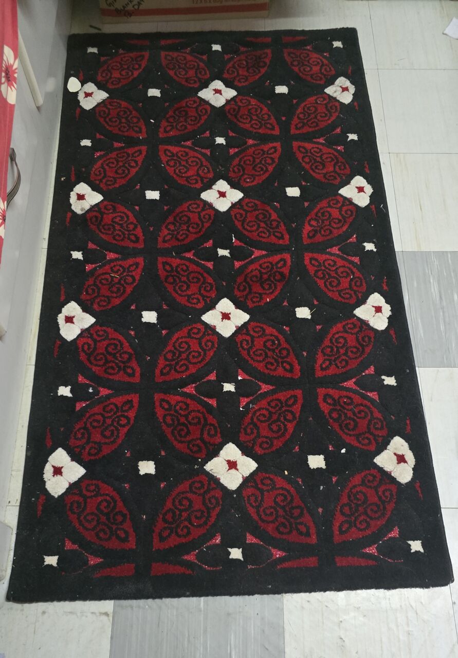 Al Malaz, Household Items, SAR 10,  Rugs In Throwaway Price