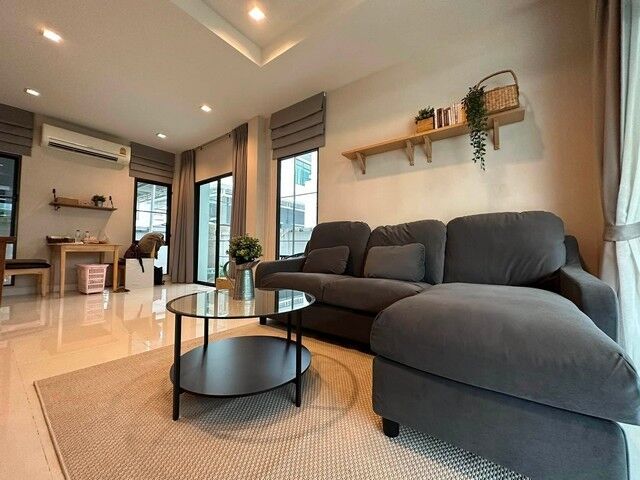 Bangkok, Villas, THB 35000,  36 Sq. Feet,  Single House For Rent Fully Furnished Near The Mall Bangkapi Aura Village, Soi