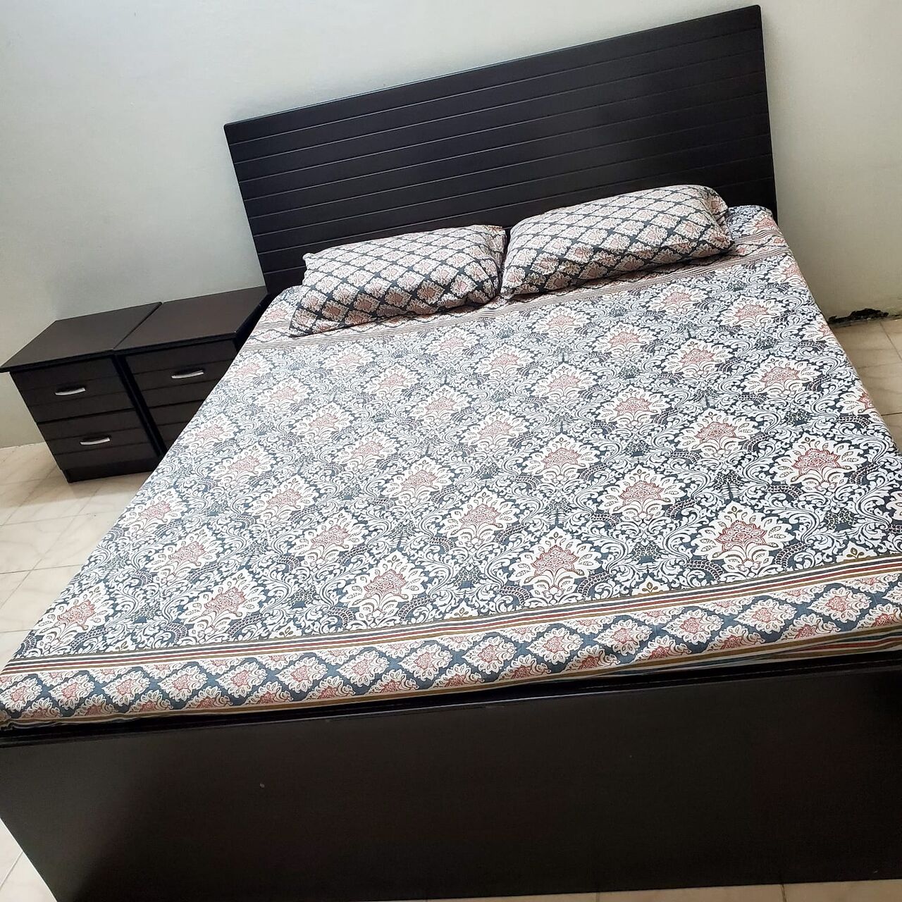 Riyadh, Furniture, SAR 500,  Bed With Side Table