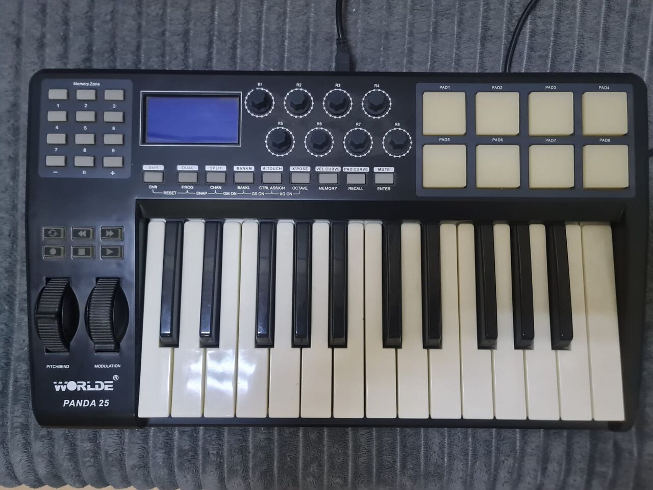 Riyadh, Musical Instruments, SAR 150,  Worlde Panda 25 Portable USB MIDI
