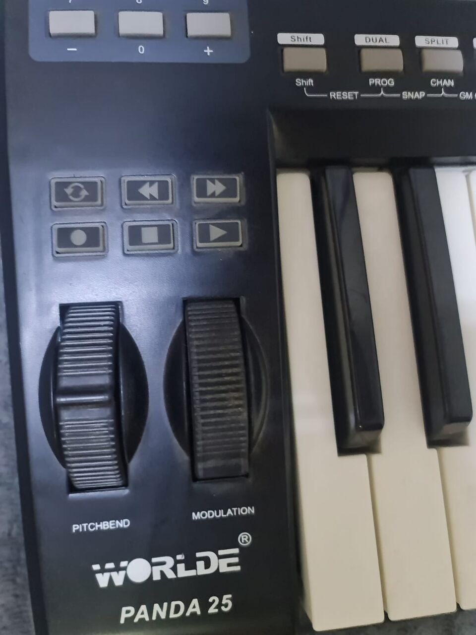 Riyadh, Musical Instruments, SAR 150,  Worlde Panda 25 Portable USB MIDI