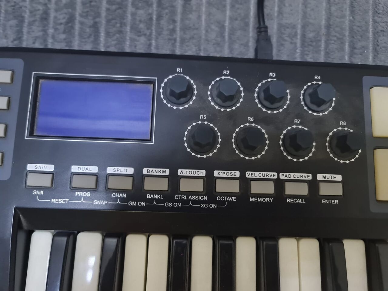 Riyadh, Musical Instruments, SAR 150,  Worlde Panda 25 Portable USB MIDI
