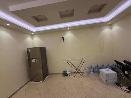 Jeddah, Apartments, Flats, Houses & Villas, SAR 26000/year,  3 BR,  Spacious 3 BR Family Apartment&ndash; Ready To Move In + Household Items For Sale