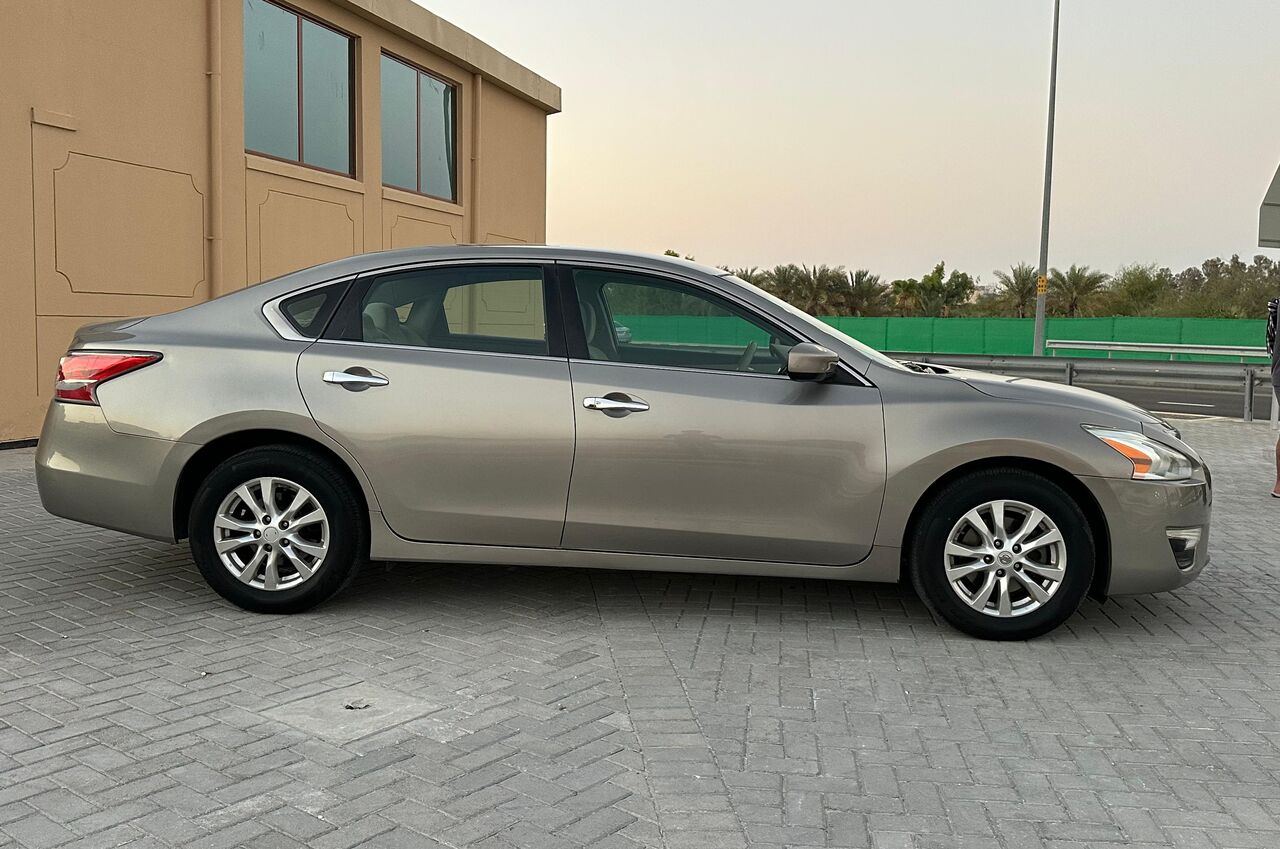 Riffa, Vehicles, Cars & Trucks , BHD 1950,  Nissan Altima 2.5,  2015,  Automatic,  171000 KM,  Excellent Condition