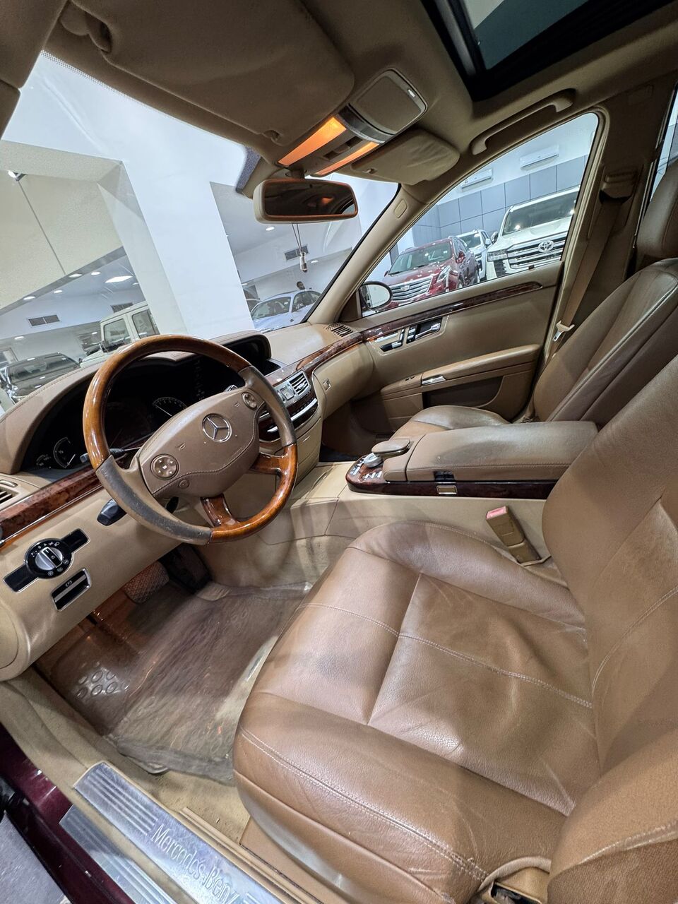 Manama, Vehicles, Cars & Trucks , BHD 2350,  Mercedes Benz S-350,  2009,  Automatic,  128200 KM,   /  (Red)