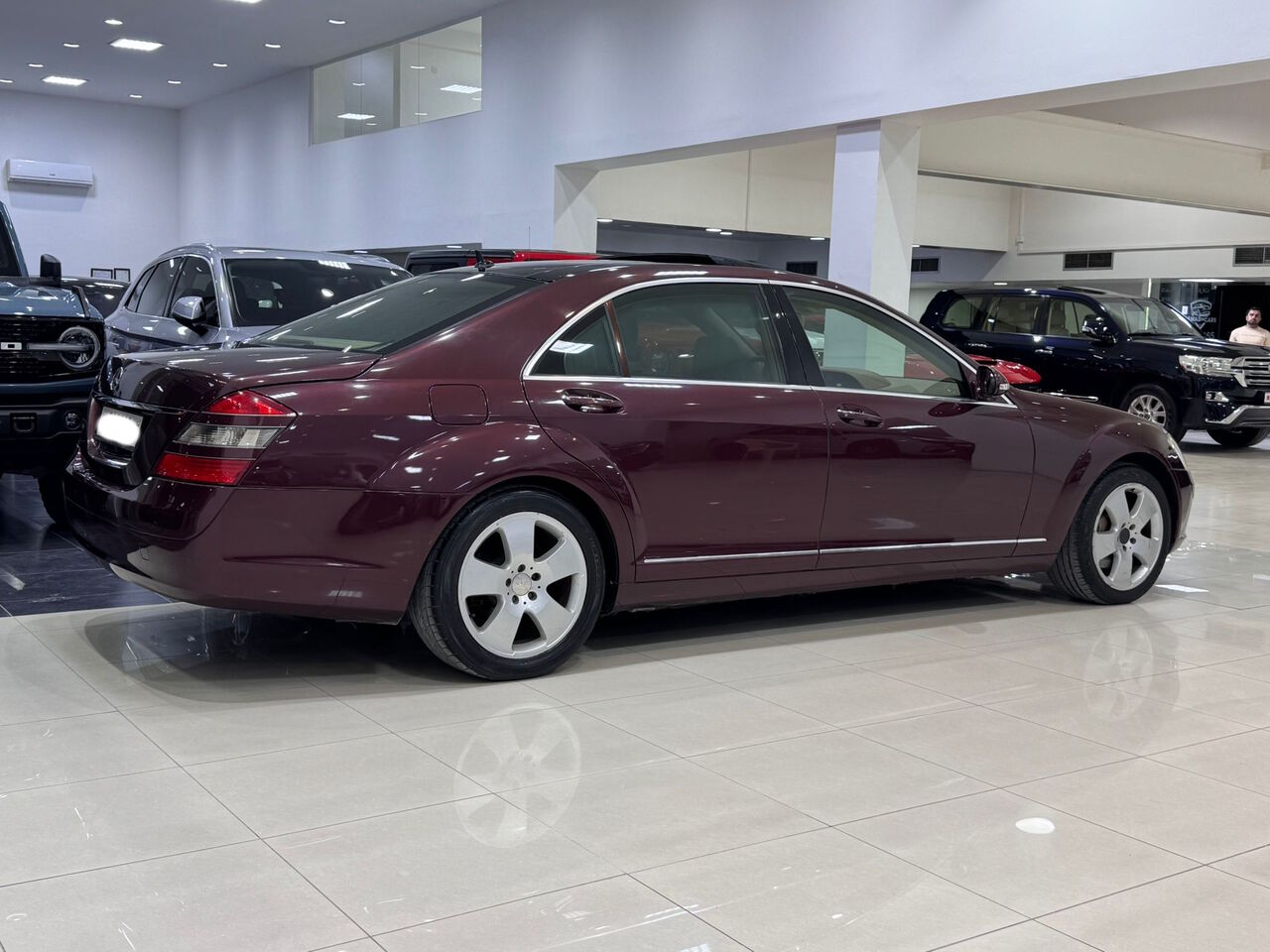 Manama, Vehicles, Cars & Trucks , BHD 2350,  Mercedes Benz S-350,  2009,  Automatic,  128200 KM,   /  (Red)
