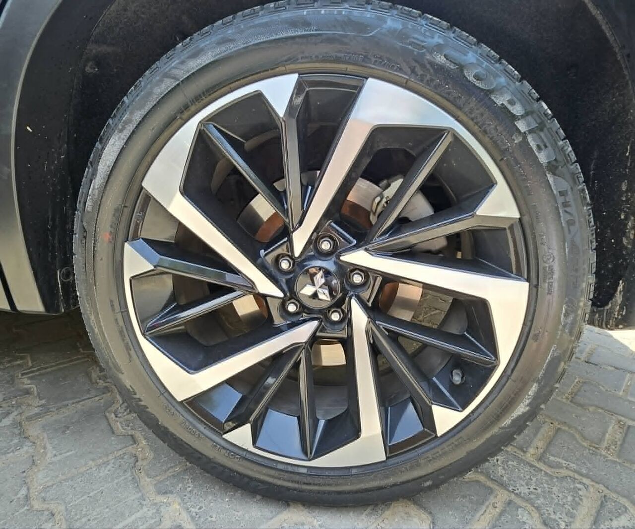 Riyadh, Auto Parts, SAR 1800,  1 PC Mitsubishi 20-inch OEM Alloy Rim For Mitsubishi 2022-2026