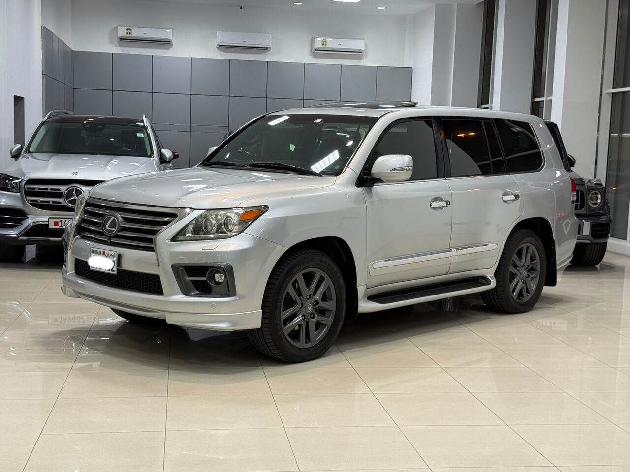Manama, Vehicles, Cars & Trucks , BHD 12500,  Lexus LX-570 S,  2015,  Automatic,  362650 KM,    (Silver)