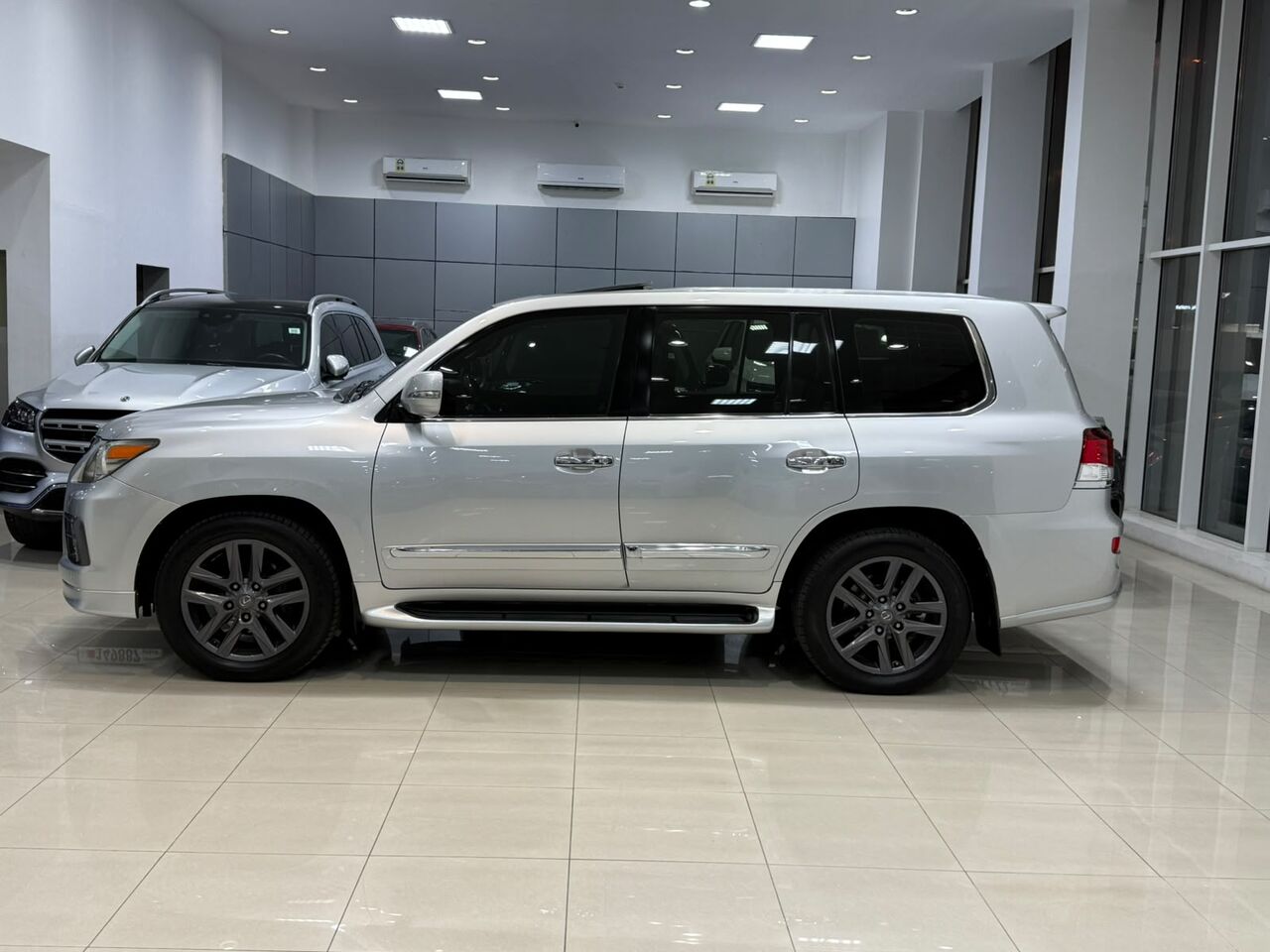 Manama, Vehicles, Cars & Trucks , BHD 12500,  Lexus LX-570 S,  2015,  Automatic,  362650 KM,    (Silver)