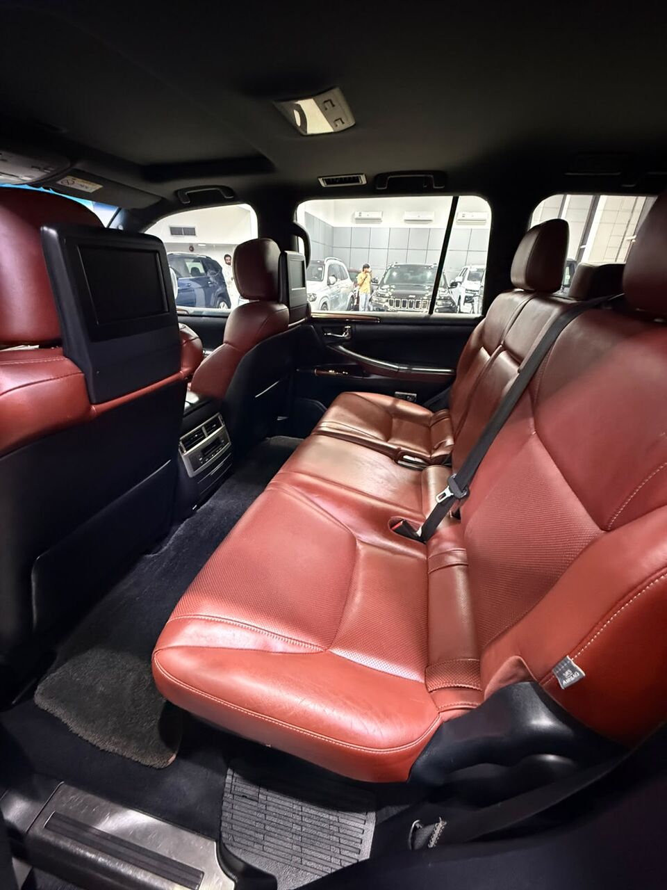 Manama, Vehicles, Cars & Trucks , BHD 12500,  Lexus LX-570 S,  2015,  Automatic,  362650 KM,    (Silver)