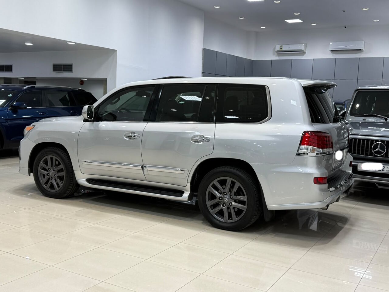 Manama, Vehicles, Cars & Trucks , BHD 12500,  Lexus LX-570 S,  2015,  Automatic,  362650 KM,    (Silver)