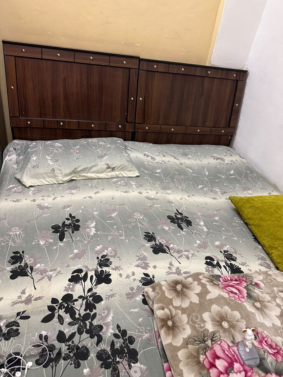 Riyadh, Furniture, SAR 250,  2 Single Wooden Beds With Mattress