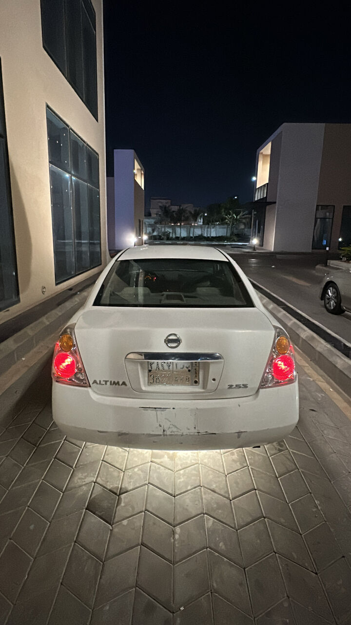 Jeddah, Vehicles, Cars & Trucks , SAR 10000,  Nissan Altima,  2006,  –تحديد–,  310000 KM,