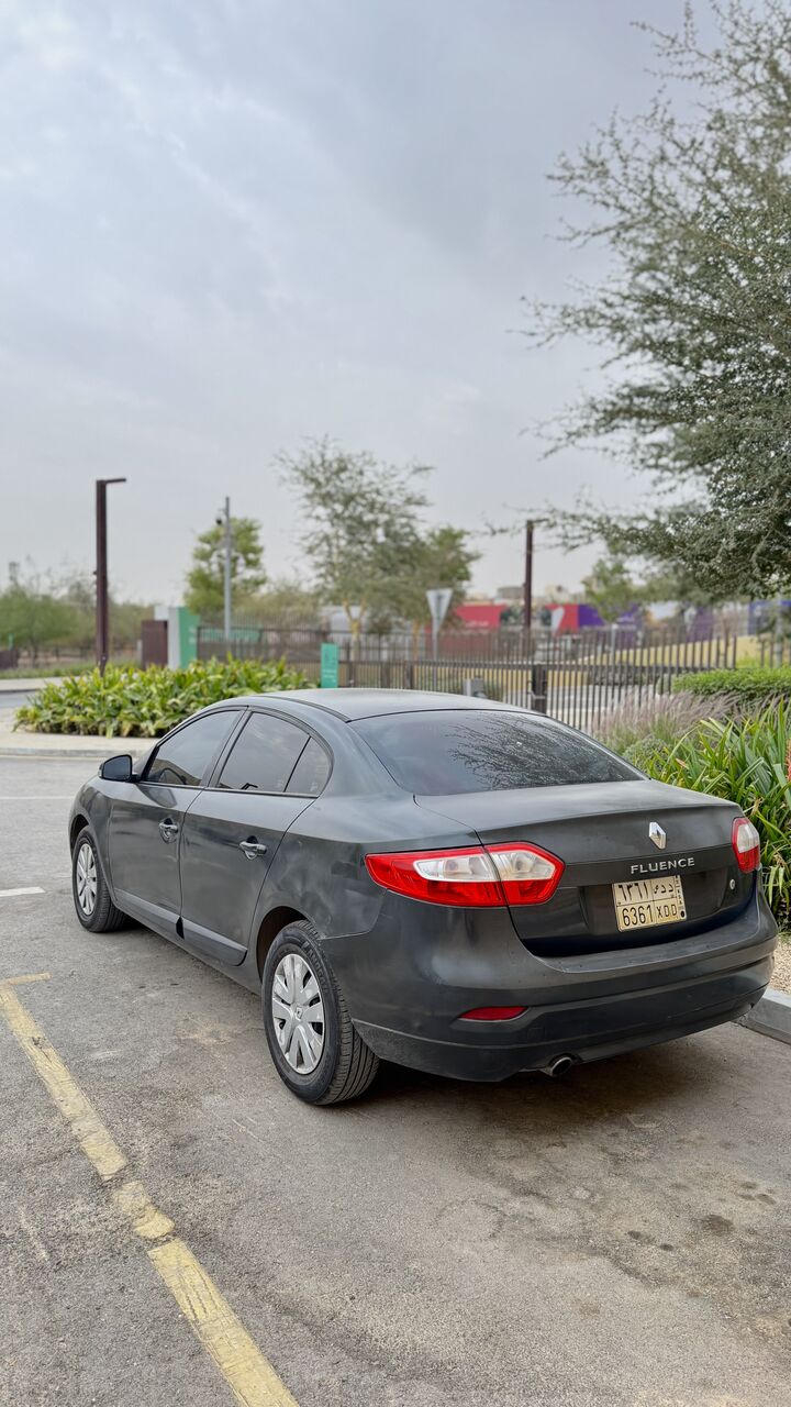 Riyadh, Vehicles, Cars & Trucks , SAR 10000,  Renault Fluence,  2015,  Automatic,  199000 KM,  For Sale: