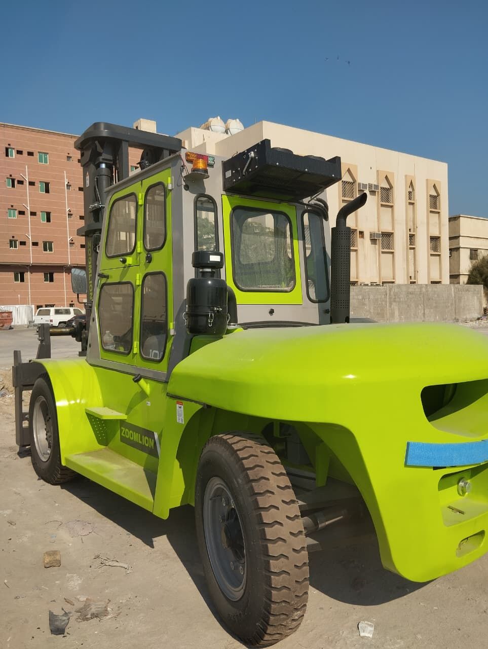 Jubail, Equipment Rental, FORKLIFT WITH OPERATOR: ZOOMLION 10T