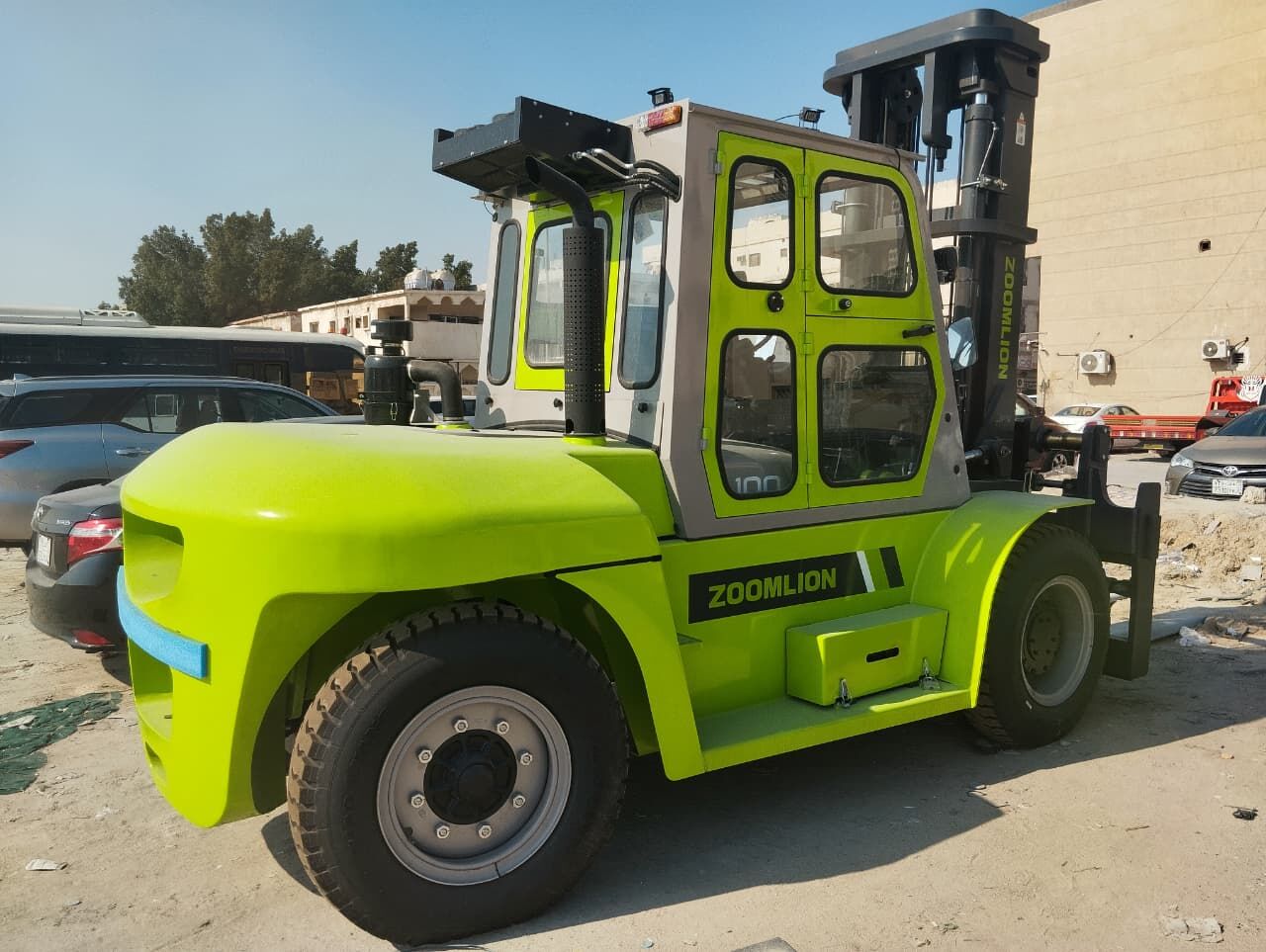 Jubail, Equipment Rental, FORKLIFT WITH OPERATOR: ZOOMLION 10T