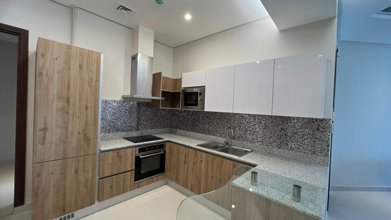 Sanabis, Apartments, Flats, Houses & Villas, BHD 550/month,  Furnished,  3 BR,  150 Sq. Meter,  3 BR Furnished Flat With Balcony In Sanabis 550 BD
