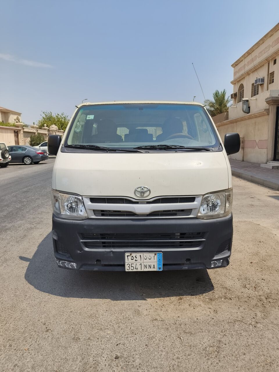 Jubail, Vehicles, Cars & Trucks , Toyoya Hiace,  2013,  Manual,  313000 KM,  Toyota Hiace 13 Seater Available For Monthly Rent With Driver
