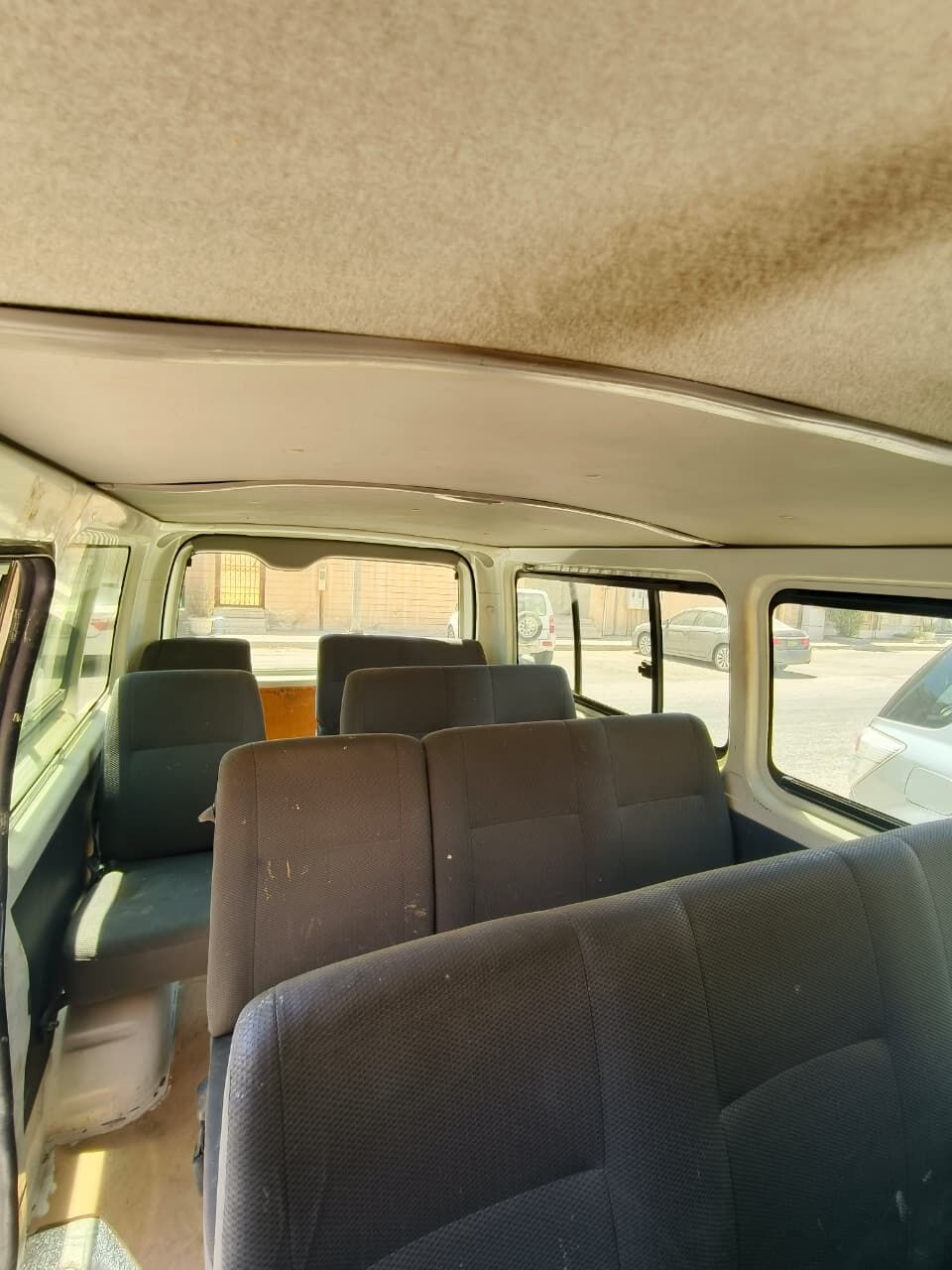 Jubail, Vehicles, Cars & Trucks , Toyoya Hiace,  2013,  Manual,  313000 KM,  Toyota Hiace 13 Seater Available For Monthly Rent With Driver