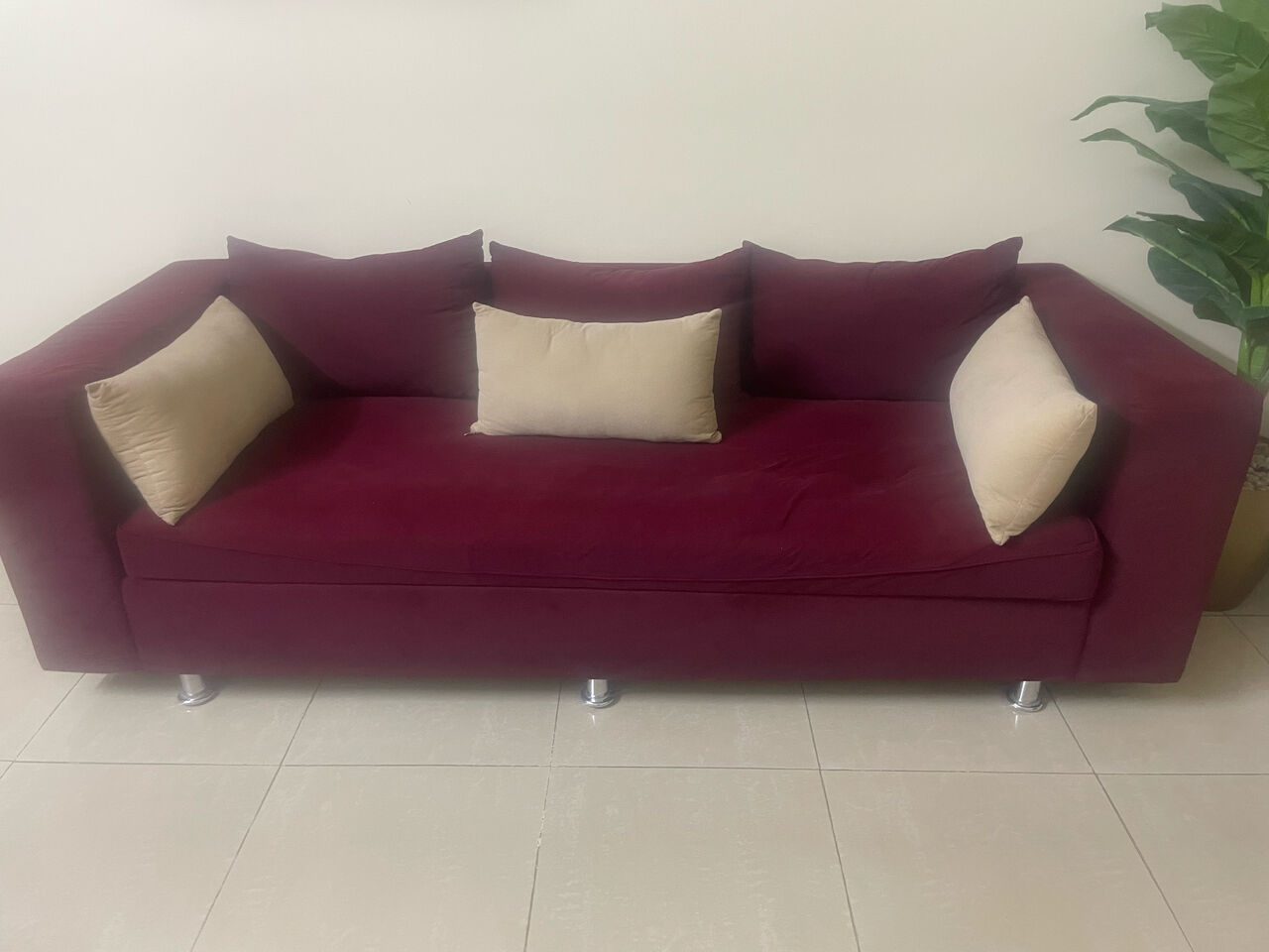 Riyadh, Furniture, SAR 1500,  7 Seater Sofa + Center Table + Rug