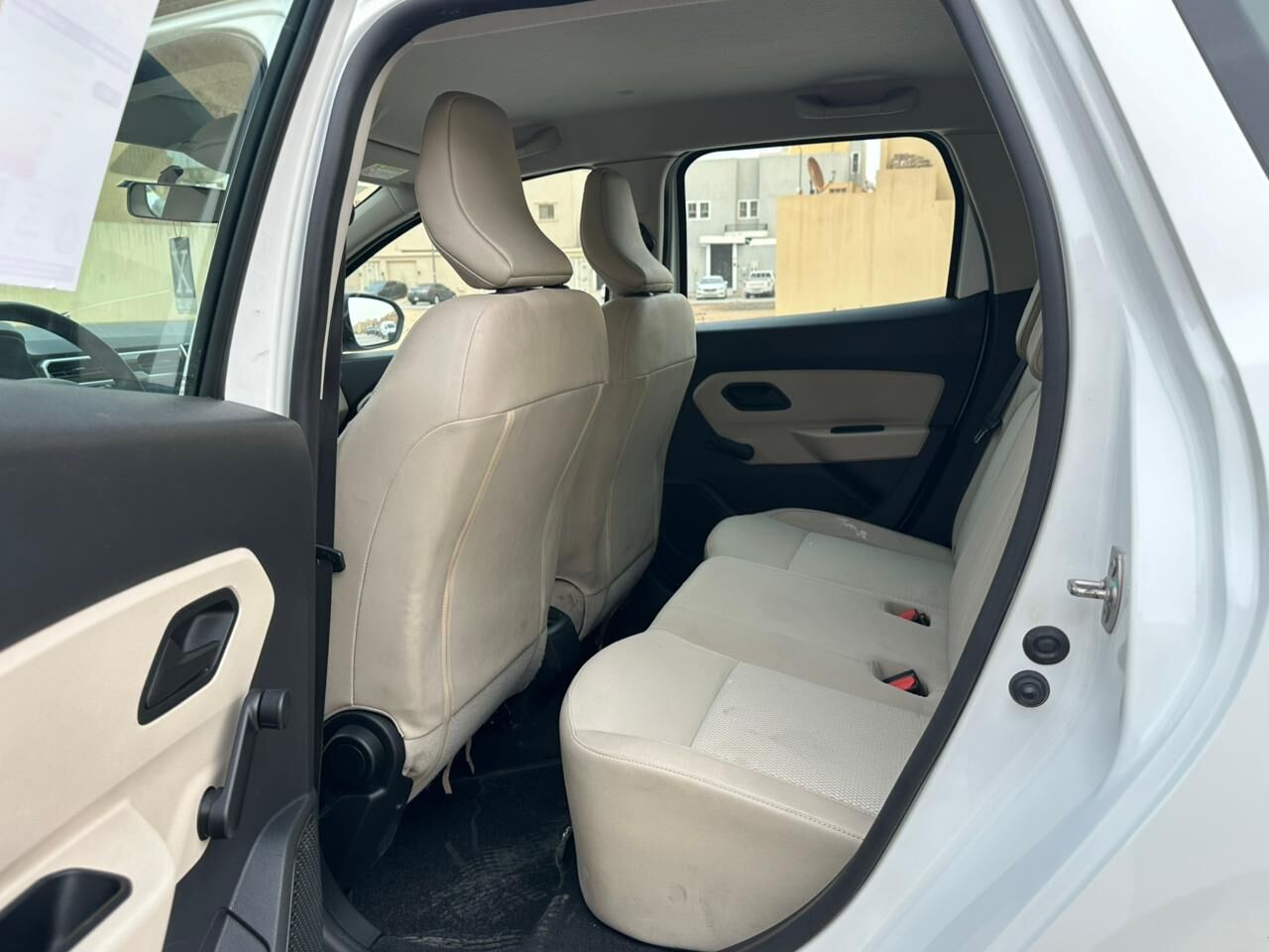 Riyadh, Vehicles, Cars & Trucks , SAR 33000,  Renault Duster,  2023,  Automatic,  167000 KM,    With 4x4 Option And Very Good Price 1st Owner