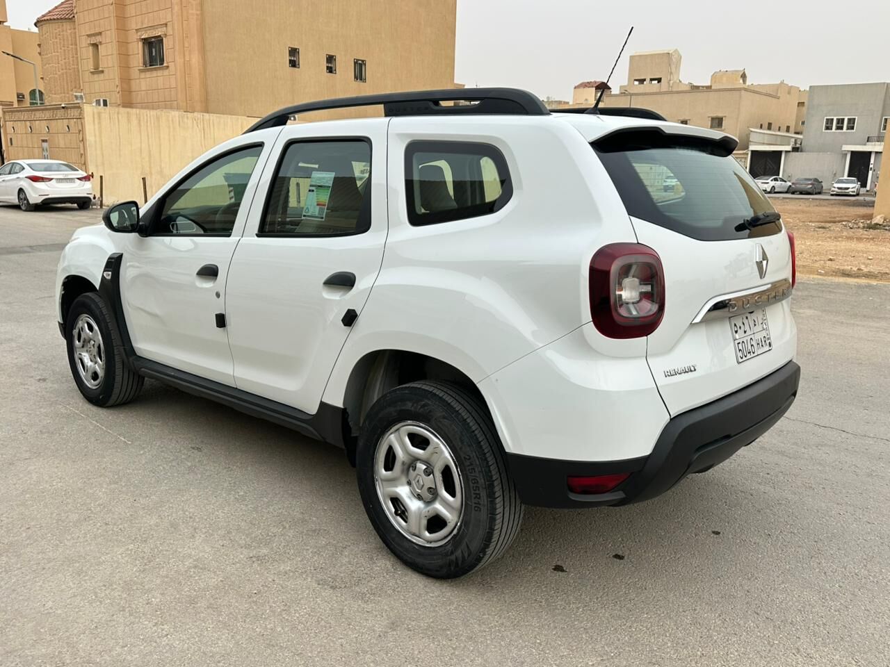 Riyadh, Vehicles, Cars & Trucks , SAR 33000,  Renault Duster,  2023,  Automatic,  167000 KM,    With 4x4 Option And Very Good Price 1st Owner