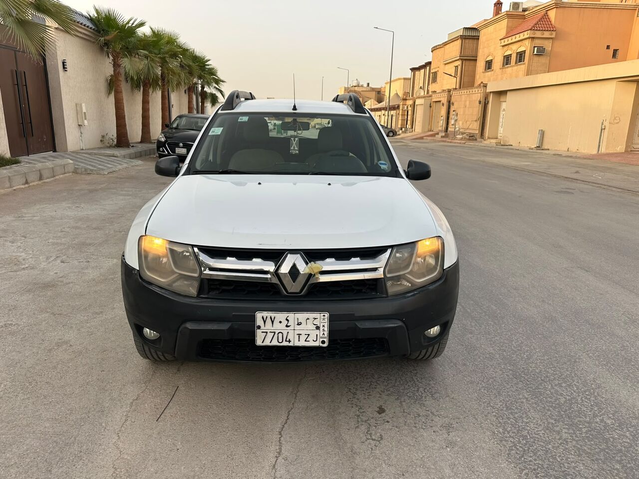 Riyadh, Vehicles, Cars & Trucks , SAR 17000,  Renault Duster,  2016,  Automatic,  130000 KM,    Mid Option N Low Odo Good Price 2nd Owner