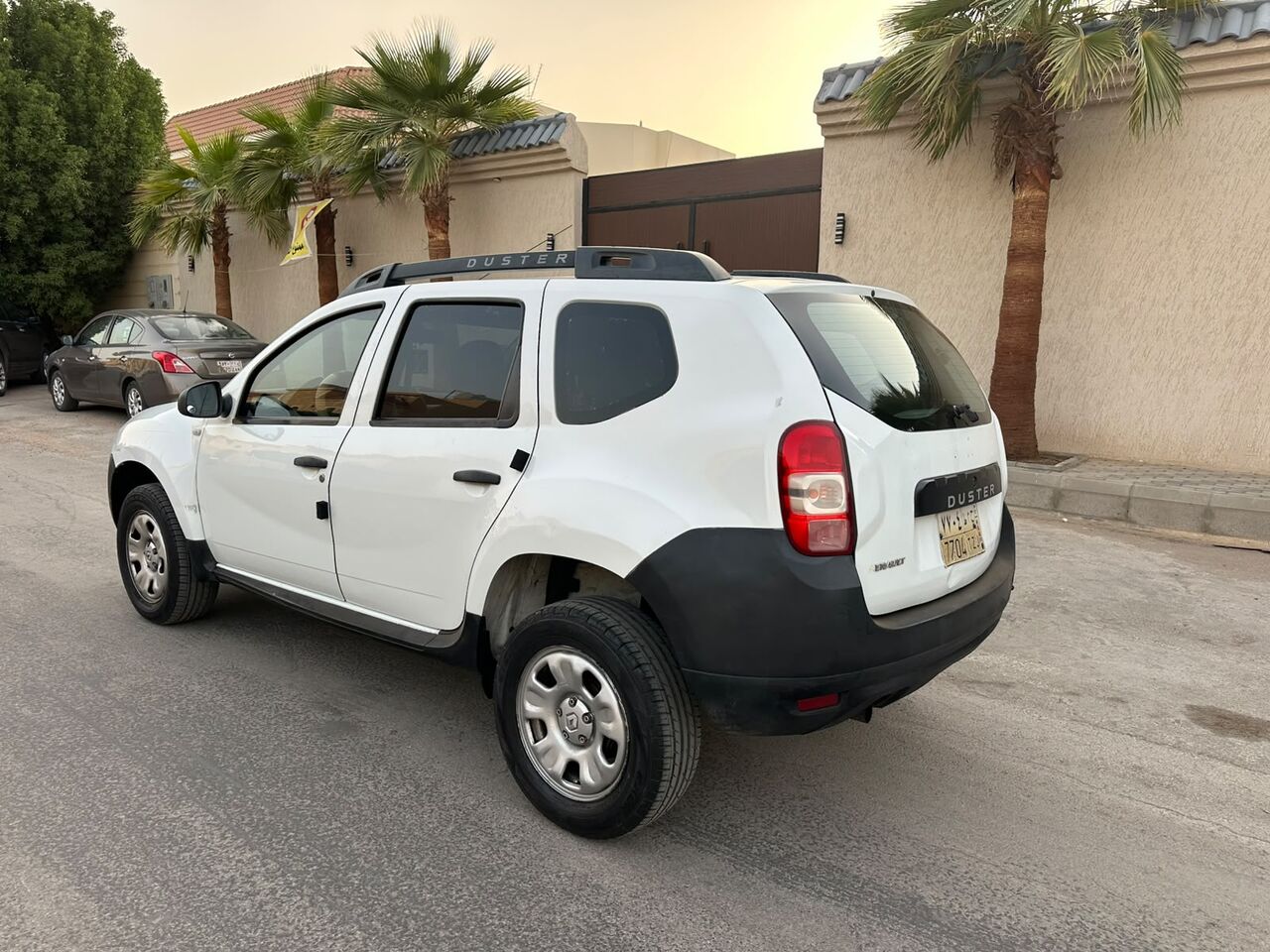 Riyadh, Vehicles, Cars & Trucks , SAR 17000,  Renault Duster,  2016,  Automatic,  130000 KM,    Mid Option N Low Odo Good Price 2nd Owner