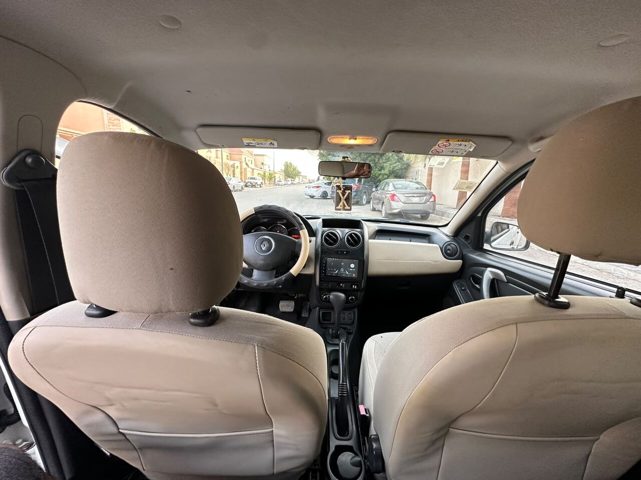 Riyadh, Vehicles, Cars & Trucks , SAR 17000,  Renault Duster,  2016,  Automatic,  130000 KM,    Mid Option N Low Odo Good Price 2nd Owner