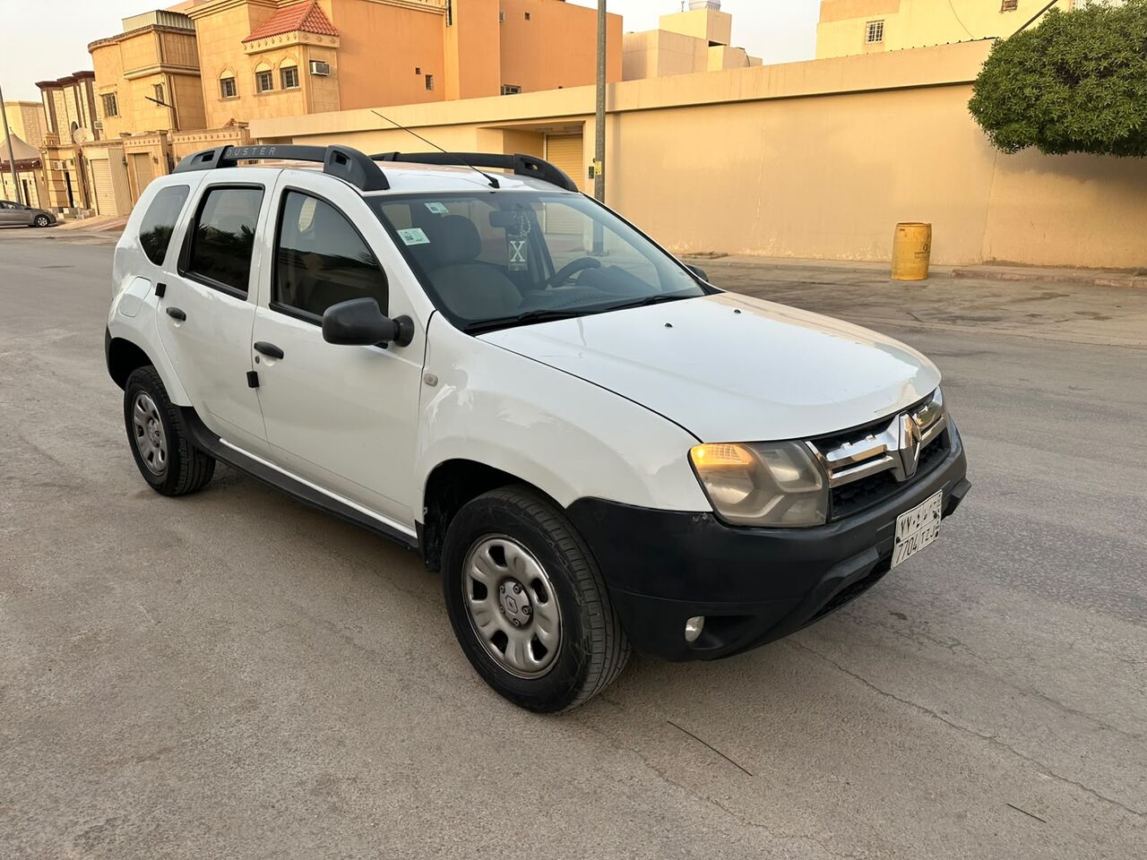 Riyadh, Vehicles, Cars & Trucks , SAR 17000,  Renault Duster,  2016,  Automatic,  130000 KM,    Mid Option N Low Odo Good Price 2nd Owner