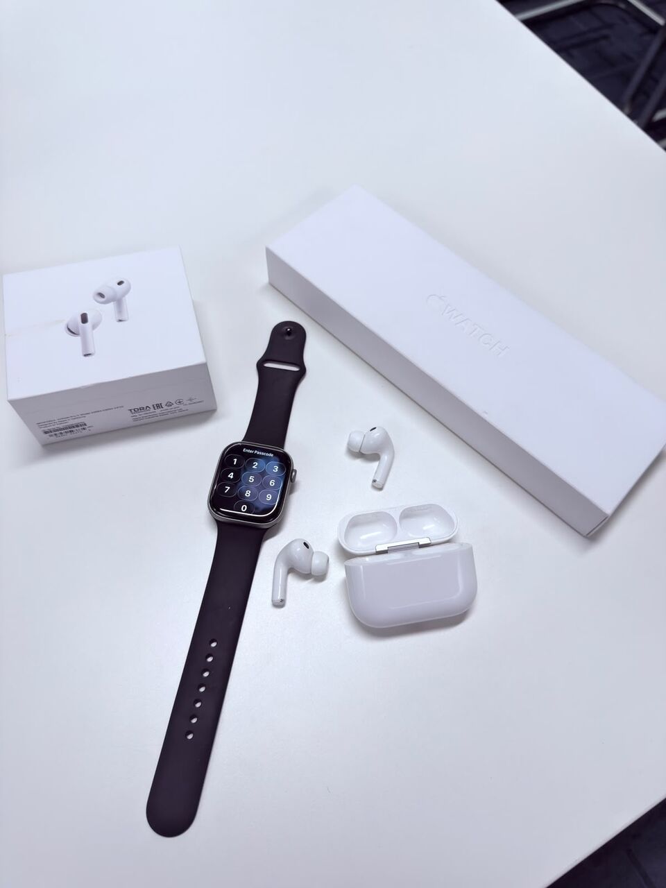 Riyadh, Mobile Phones, SAR 2100,  Apple Air Pods Pro 3 And Apple Watch Series 11 46 Mm GPS. Under Warranty