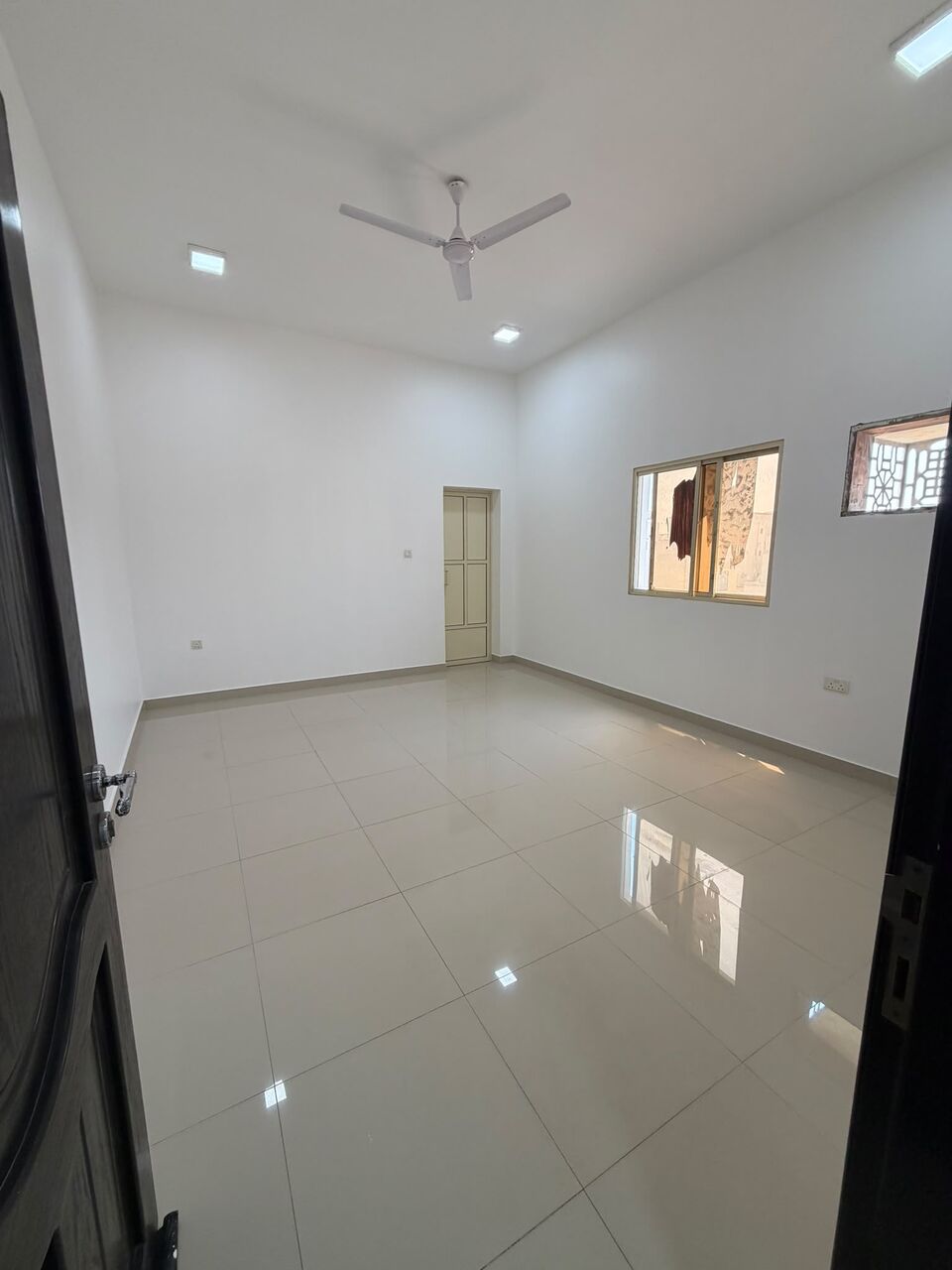 Kabul, Apartments, Flats, Houses & Villas, AFN 220/year,  3 BR,  100 Sq. Meter,  للإيجار شقة كبيرة في المالكية