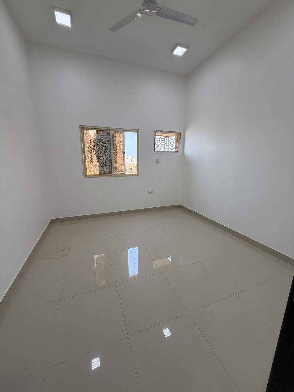 Kabul, Apartments, Flats, Houses & Villas, AFN 220/year,  3 BR,  100 Sq. Meter,  للإيجار شقة كبيرة في المالكية