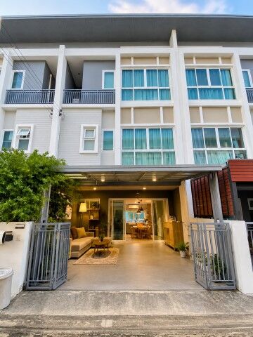 Bangkok, Villas, THB 24999,  21 Sq. Feet,  Soi Mistine, 5 Bedrooms, 3-story Townhome, MRT Rat Phatthana, 1.6 Km., 4 Bathrooms, 21 Sq