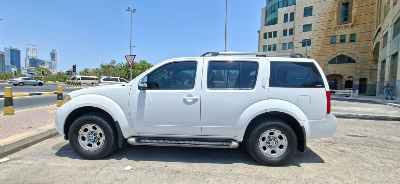 Manama, Vehicles, Cars & Trucks , BHD 1800,  Nissan Pathfinder,  2008,  Automatic,  163000 KM,    &ndash; 4WD &ndash; 163,000 KM &ndash; For Sale