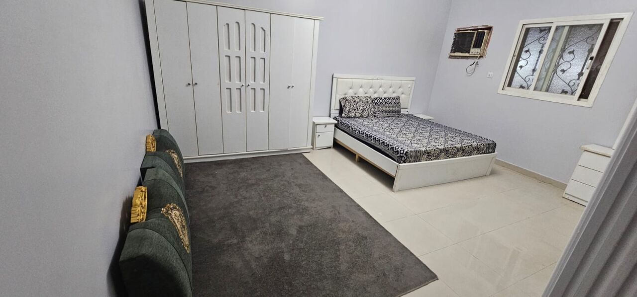 Dhahrat Laban, Apartments, Flats, Houses & Villas, SAR 2000/month,  1 BR,  Furnished Family Apartment Available For A Professional Lady Or Small Family Only,