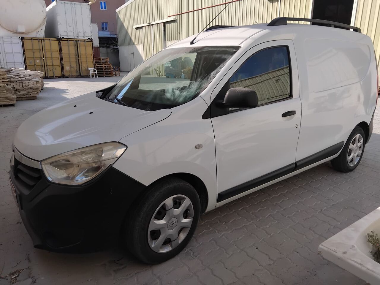 Manama, Vehicles, Cars & Trucks , BHD 1000,  Renault - Dokker Van,  2016,  Manual,  233519 KM,  Renault Dokker Mini Van