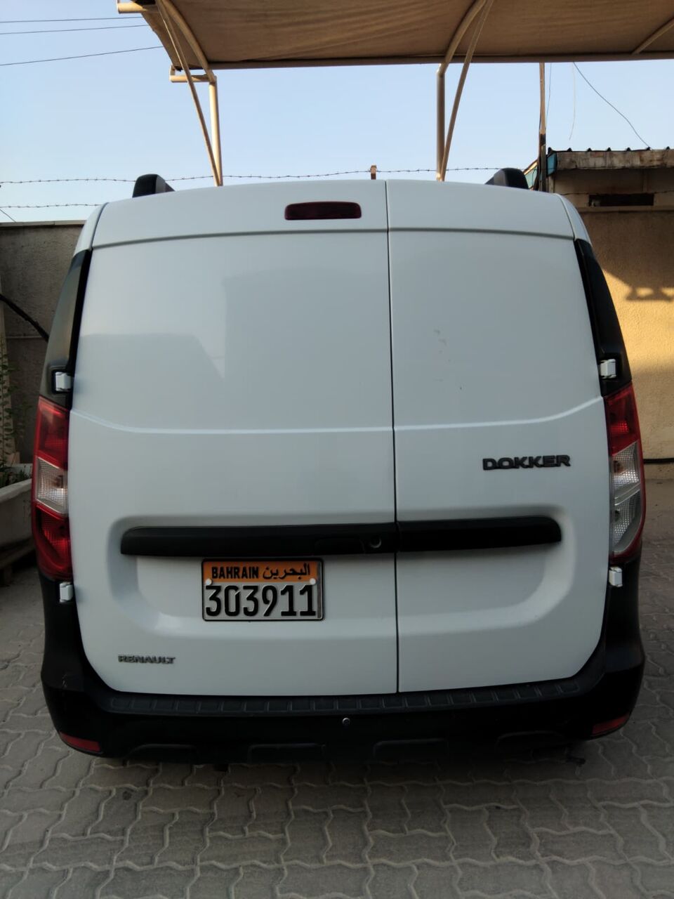 Manama, Vehicles, Cars & Trucks , BHD 1000,  Renault - Dokker Van,  2016,  Manual,  233519 KM,  Renault Dokker Mini Van
