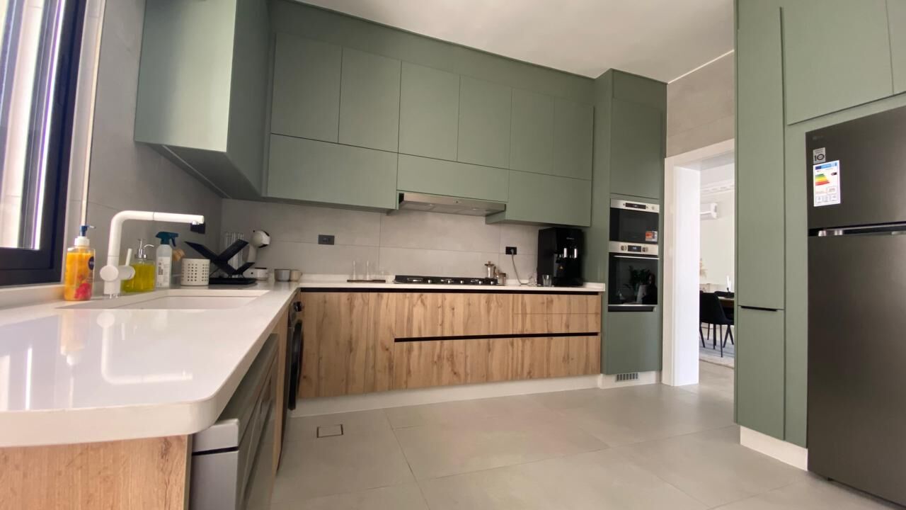 Amman, Apartments, Flats, Houses & Villas, JOD 24/year,  Furnished,  2 BR,  189 Sq. Meter,  Apartment For Rent