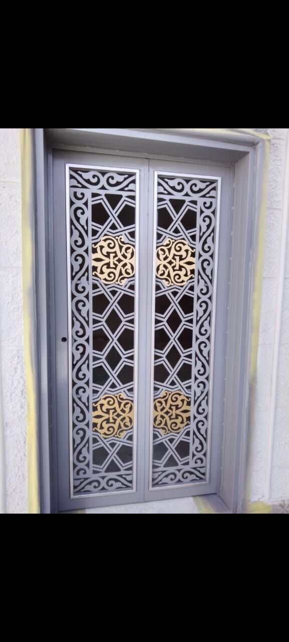 Riyadh, Construction, للحدادة و المونيم،الذجاج