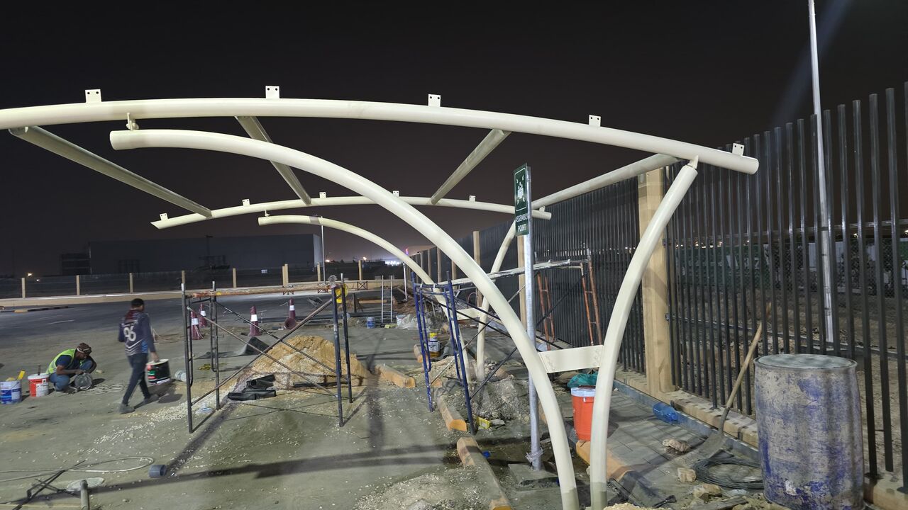 Riyadh, Construction, للحدادة و المونيم،الذجاج