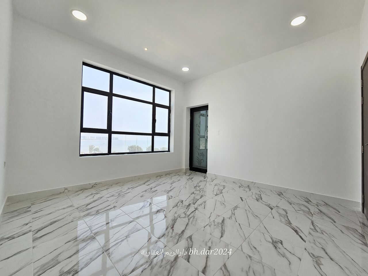 Manama, Apartments, Flats, Houses & Villas, BHD 220/year,  2 BR,  Qalali City/high End Apartment For Rent Including Electricity Sea View