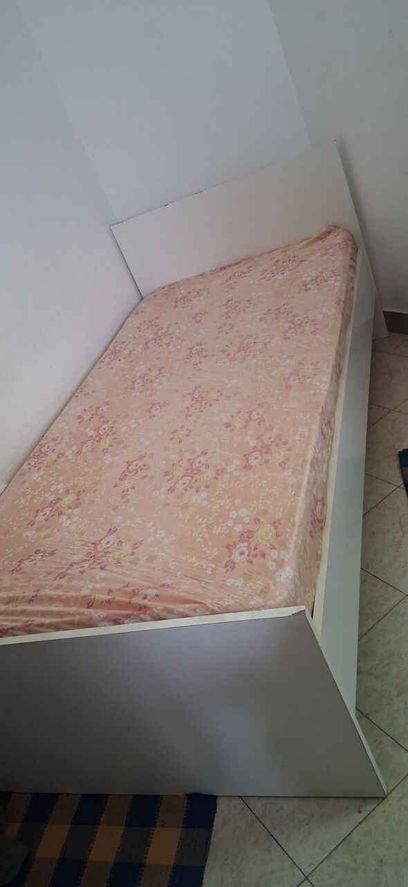 East Riffa, Furniture, BHD 25,  Single Cot And Bed With Good Condition
