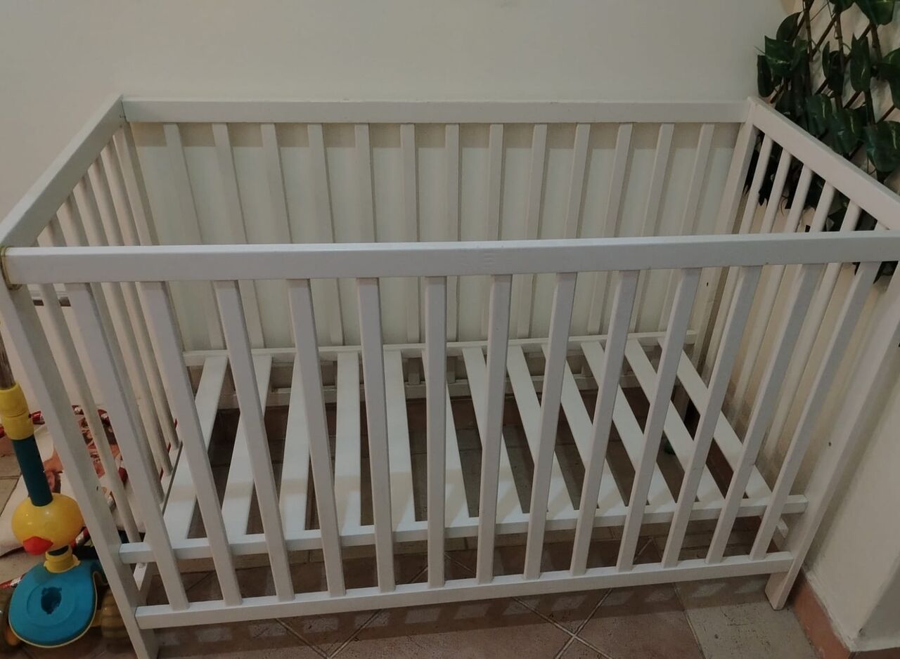 Sulai, Baby & Kid Stuff, SAR 220,  Twin/Double Baby Stroller, Juniors Baby Stroller, White Wooden Baby Crib/Cot