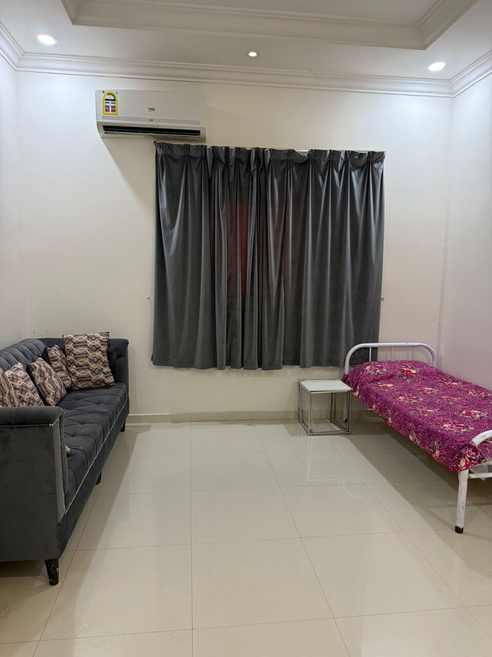 Al Narjis, Apartments, Flats, Houses & Villas, SAR 2000/month,  Sami Furnished Room For Rent For Executive Bachelor/ Small Family